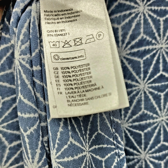 H&M Breezy Semi-Sheer Sleeveless Button Front Blouse Women's 8 - Picture 5 of 5